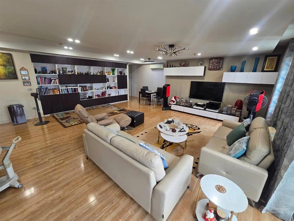 Bán căn góc 193m², 3 pn, tặng full nội thất, 13.x tỷ. cc packexim tây hồ view thoáng sáng