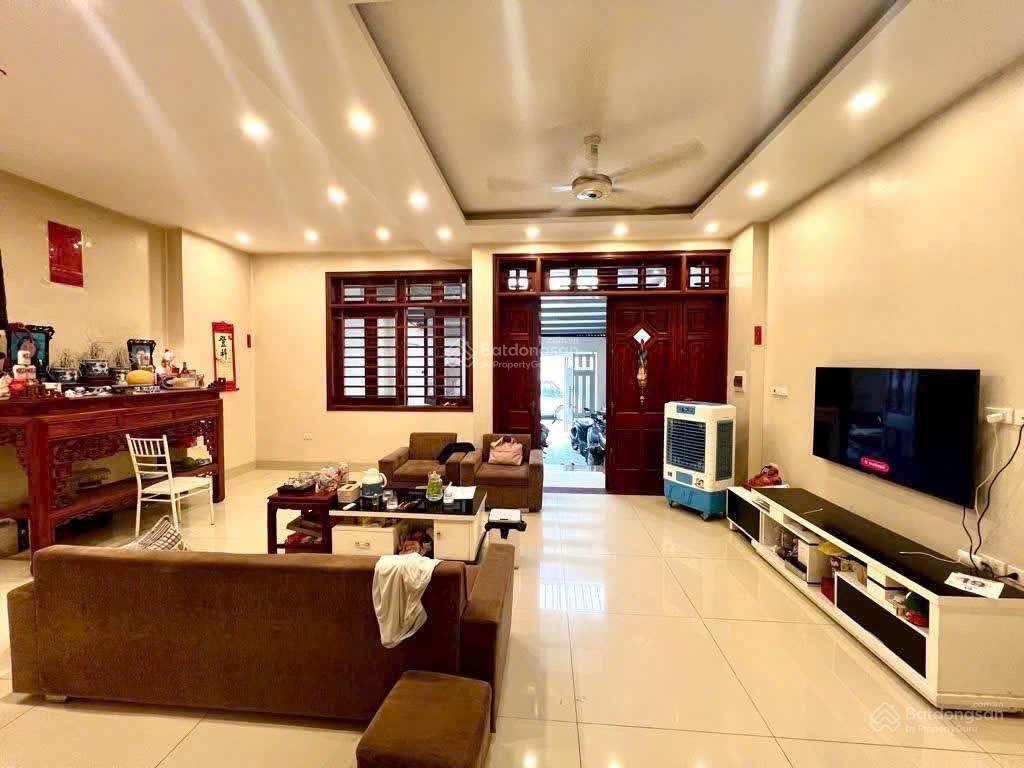 Giảm 1 tỷ cần bán gấp nhà phú thượng tây hồ 72m2  mt 5.5m  nhỉnh 12 tỷ tặng full nội thất