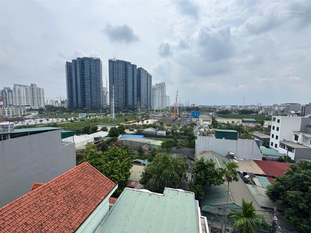 Bán nhà phú thượng tây hồ gần ciputra nhà mới thang máy ô tô 4 chỗ vào nhà tặng full nội thất