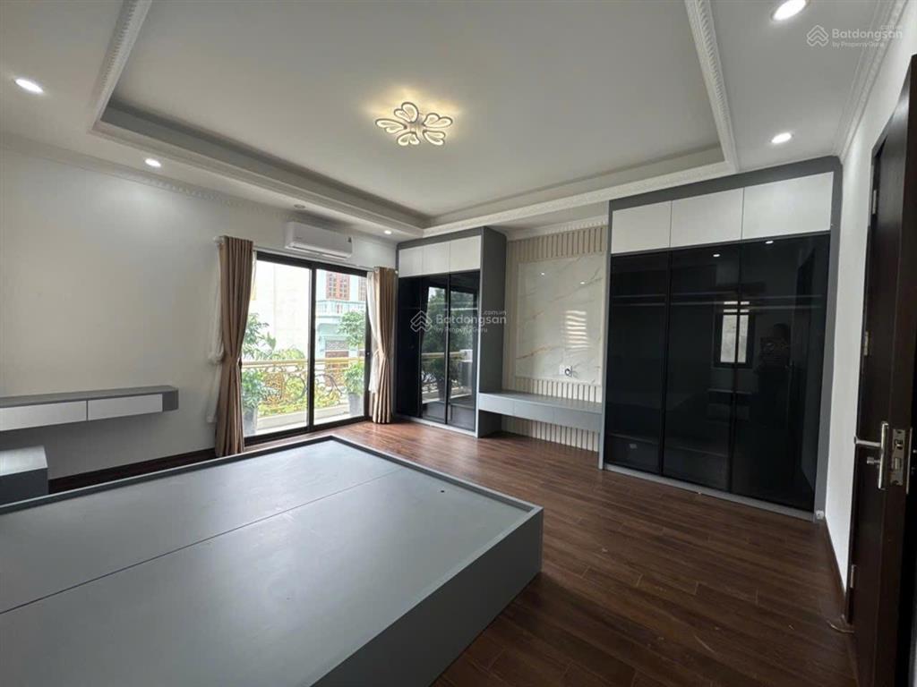 Bán nhà phú thượng tây hồ gần ciputra nhà mới thang máy ô tô 4 chỗ vào nhà tặng full nội thất
