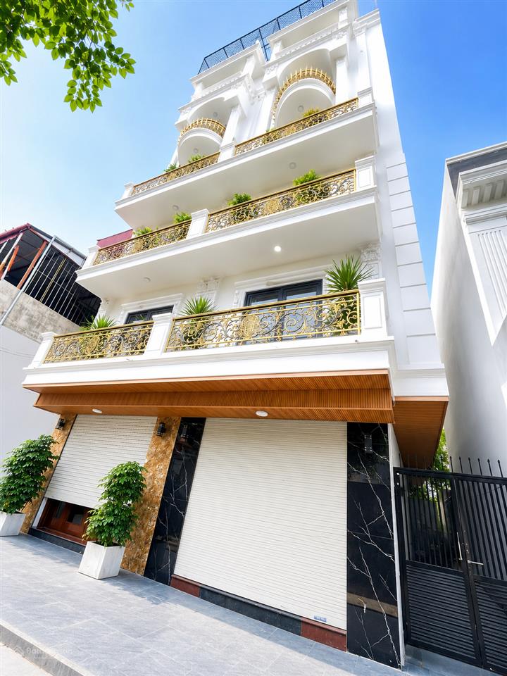 Bán nhà phú thượng tây hồ gần ciputra nhà mới thang máy ô tô 4 chỗ vào nhà tặng full nội thất