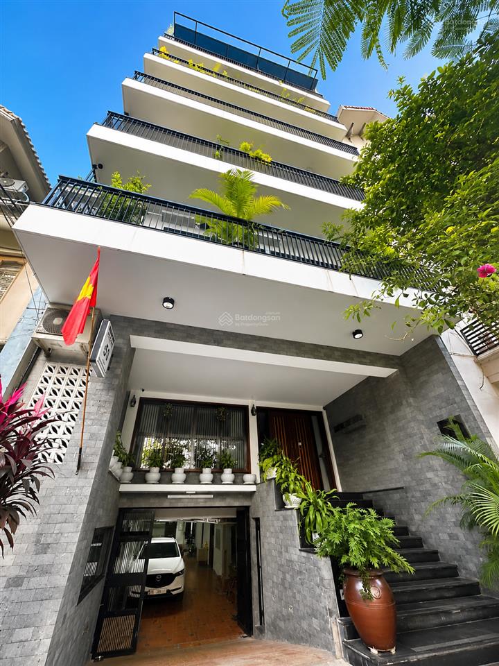 Bán tòa văn phòng cao cấp mặt phố trịnh công sơn 150m mt 9m 10 tầng thang máy view hồ tây