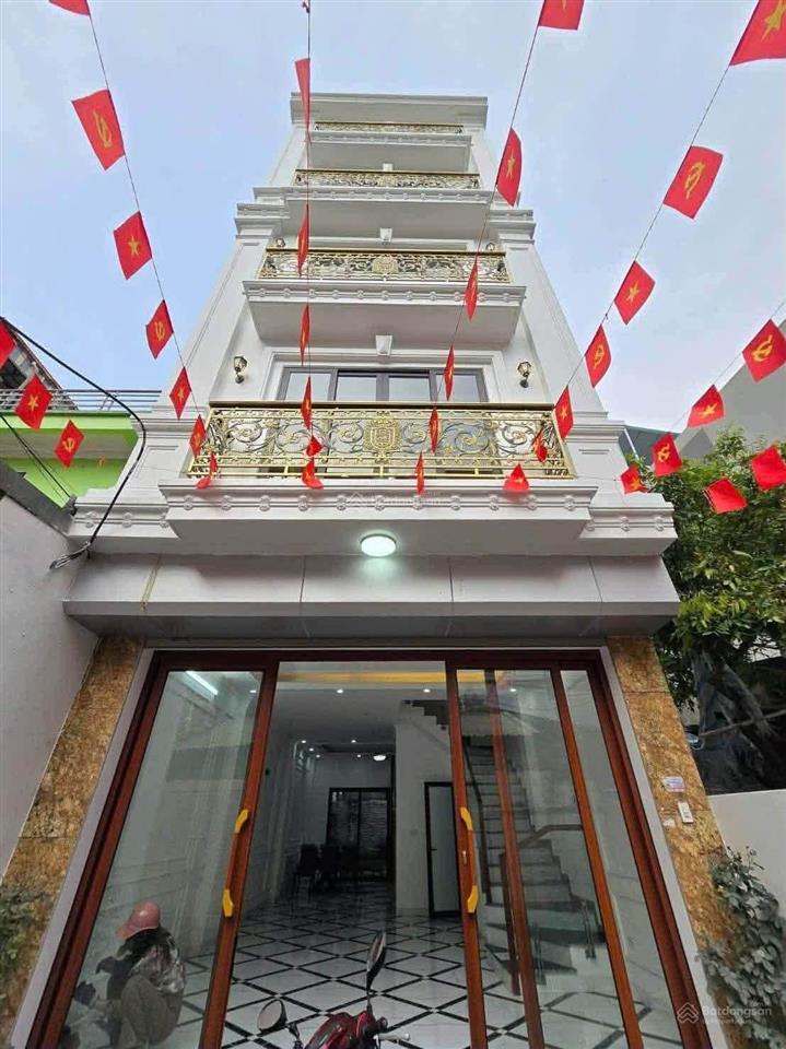 Bán nhà mp xuân diệu view hồ tây dt 116m 8 tầng tm vỉa hè rộng kinh doanh đỉnh ô tô tránh