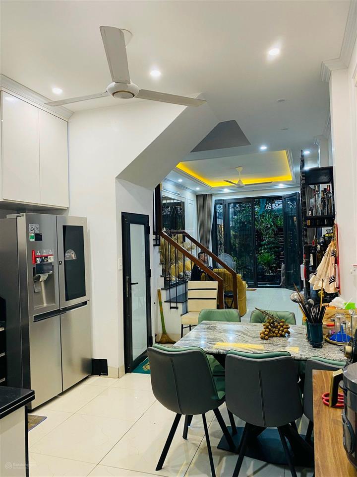 Bán nhà phân lô ô tô tránh lạc long quân tây hồ. dt 81m mt 4.5m, 2 thoáng trước sau cạnh quận ủy