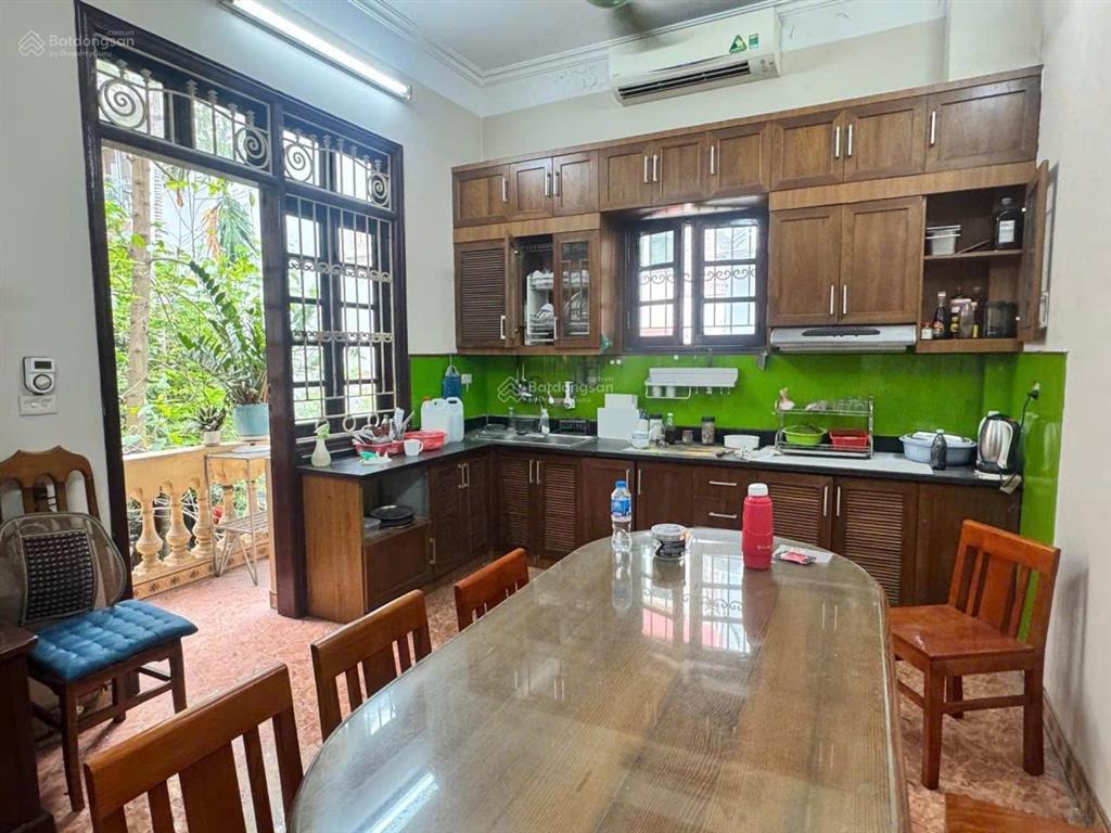 Chính chủ gửi bán nhà 3 tầng lạc long quân tây hồ dt 120m mt 9.1m ngõ thông ôtô 7 chỗ vào nhà