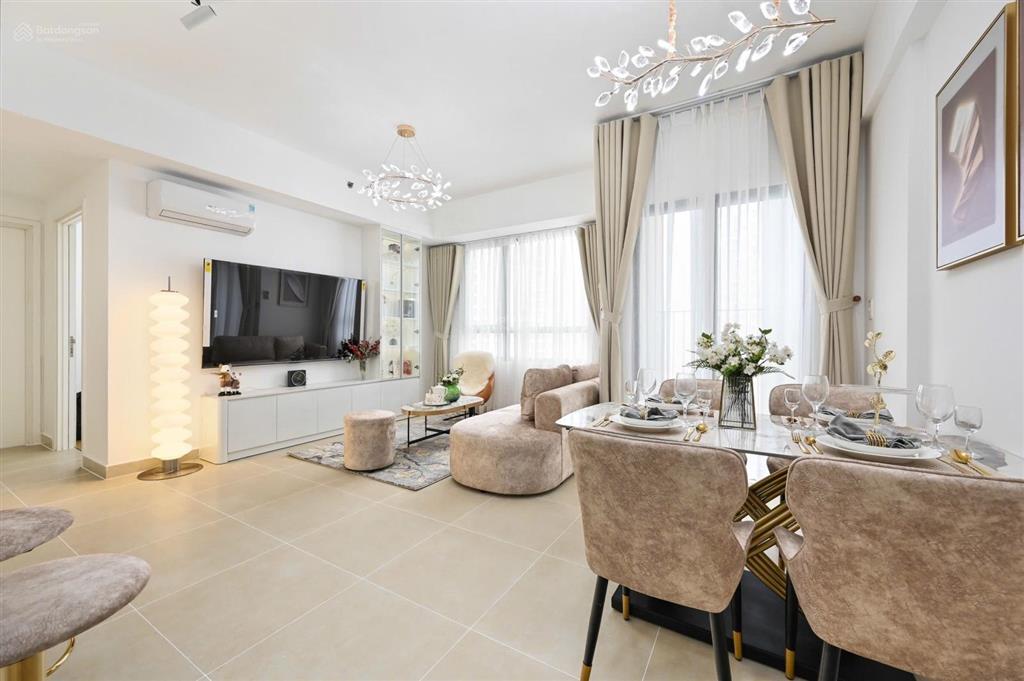 Giá tốt  căn hộ 2pn đối xứng giá 8.8 tỷ masteri thảo điền tại xa lộ hà nội