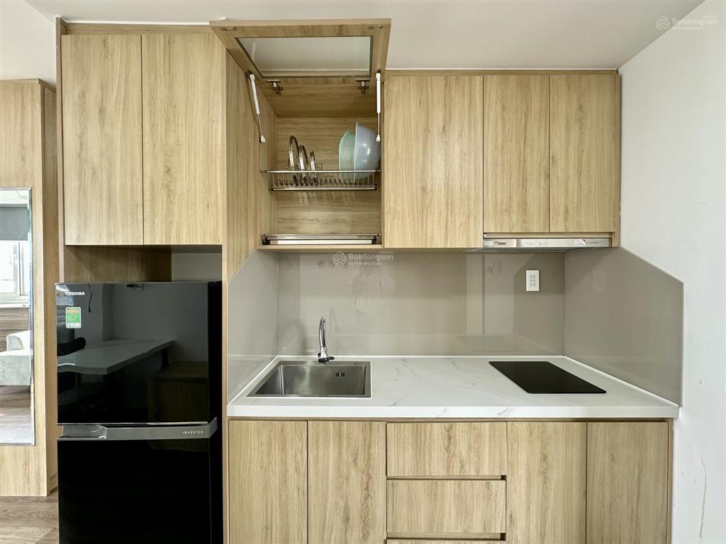 Thực tế  căn hộ studio có ban công siêu thoáng, thiết kế tối giản  gần sala, q1