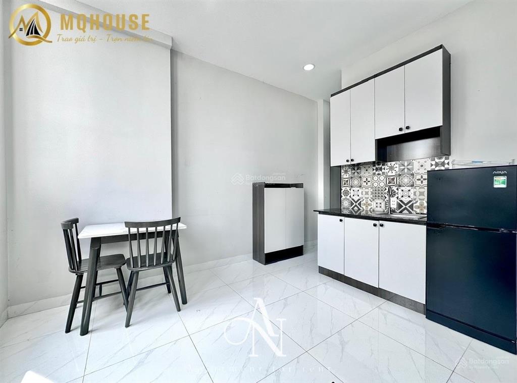Căn hộ cho thuê ngay nguyễn kiệm phú nhuận  full cửa sổ thoáng mát