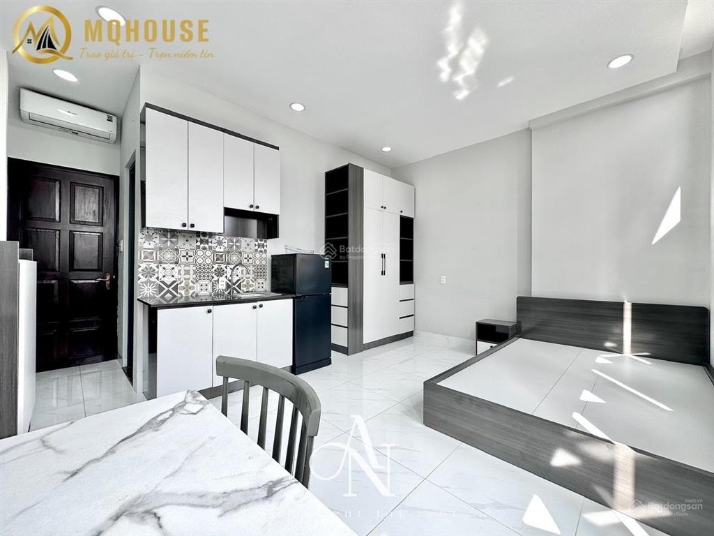 Căn hộ cho thuê ngay nguyễn kiệm phú nhuận  full cửa sổ thoáng mát