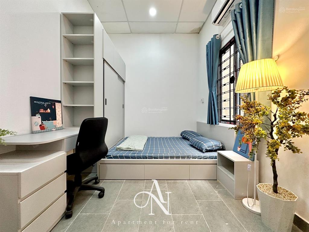 Căn hộ 1 phòng ngủ tách bếp  phòng khách  35m2  full nội thất ngay khu phố đi bộ phan xích long