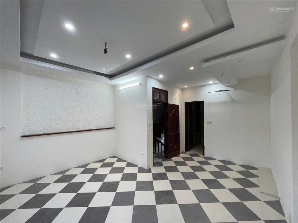 Chính chủ bán nhà riêng tại phường quan hoa, quận cầu giấy, tp hn, 5 tầng, giá 14 tỷ.