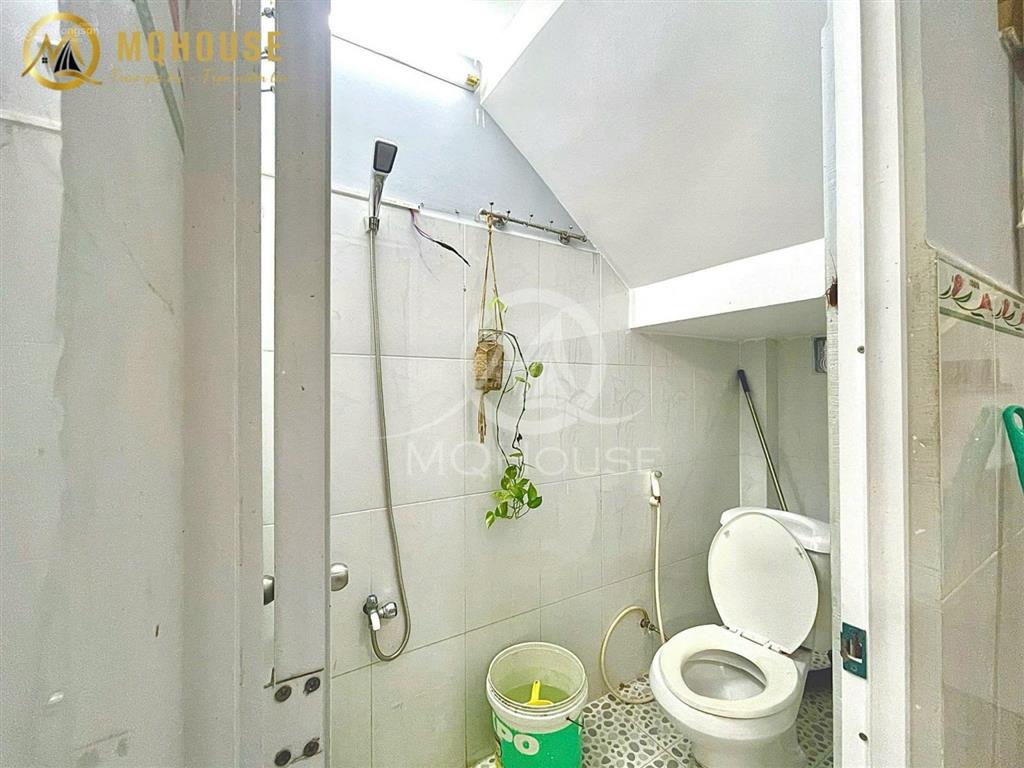 Chính chủ cho thuê nhà nguyên căn 2pn ngay lạc long quân