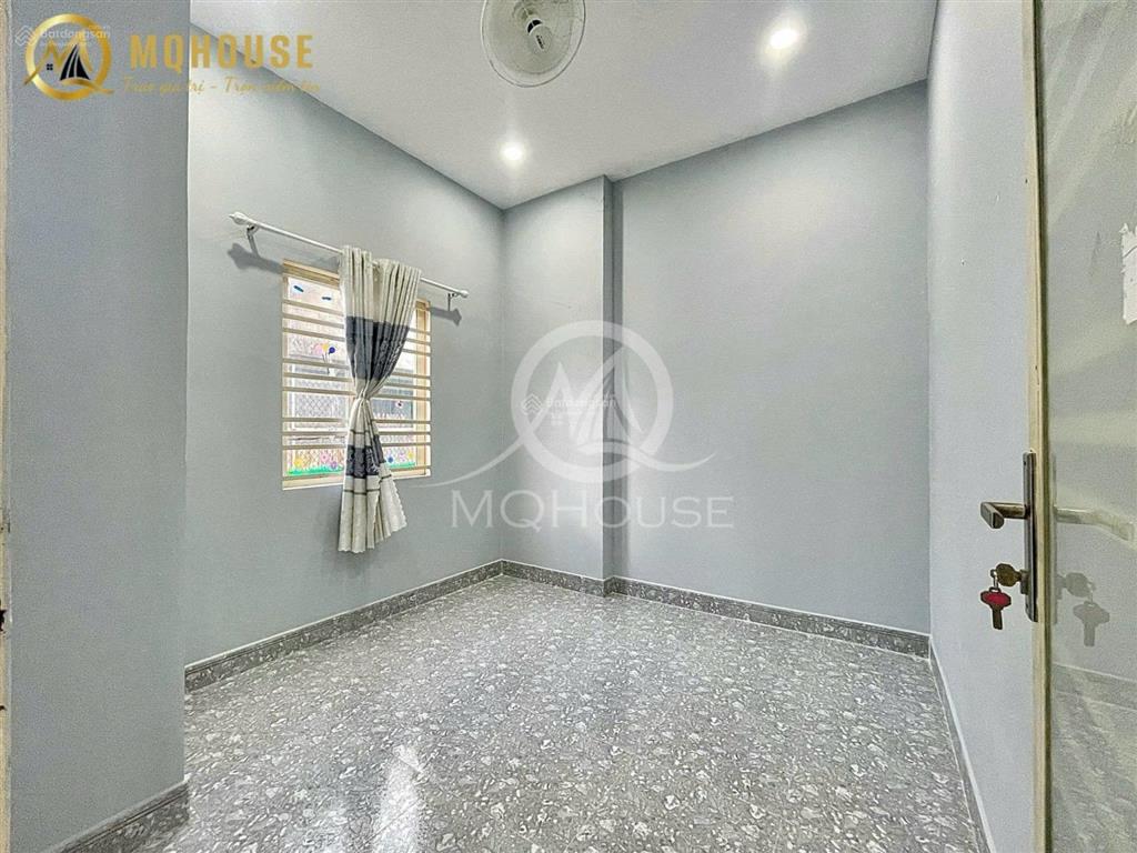 Chính chủ cho thuê nhà nguyên căn 2pn ngay lạc long quân