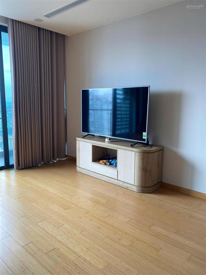 Chính chủ cho thuê căn góc 120m2 tầng 20 bc hướng đông nam, full nt đẹp giá 22 triệu/tháng
