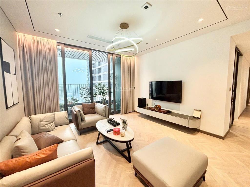 Đổi lên căn góc 3pn nên cần chuyển nhượng căn 82m2, full nt sang xịn, giá chỉ 6 tỷ.