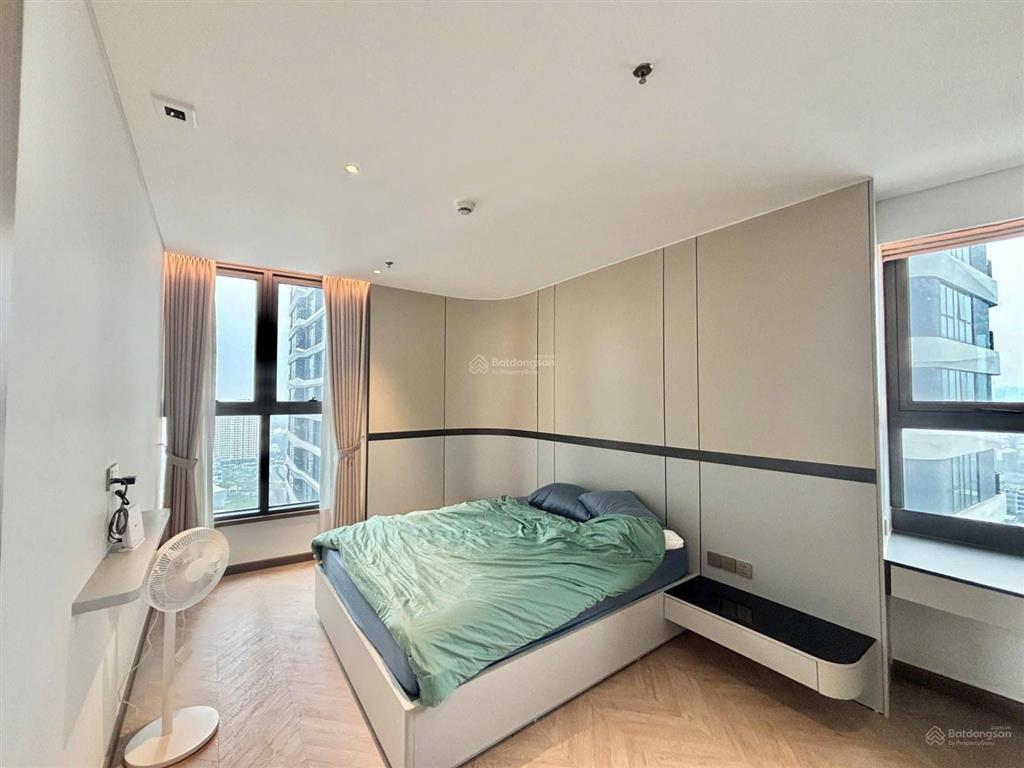 Đổi lên căn góc 3pn nên cần chuyển nhượng căn 82m2, full nt sang xịn, giá chỉ 6 tỷ.