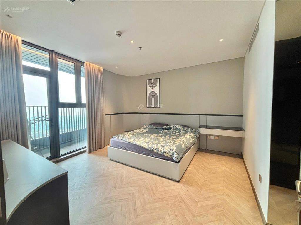 Đổi lên căn góc 3pn nên cần chuyển nhượng căn 82m2, full nt sang xịn, giá chỉ 6 tỷ.