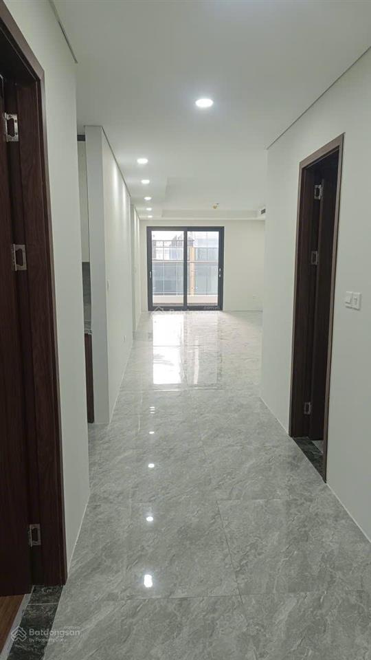 Có slot ô tô  17 triệu/1 tháng  căn hộ 3 ngủ, 2wc + 1 kho  capital elite 18 phạm hùng