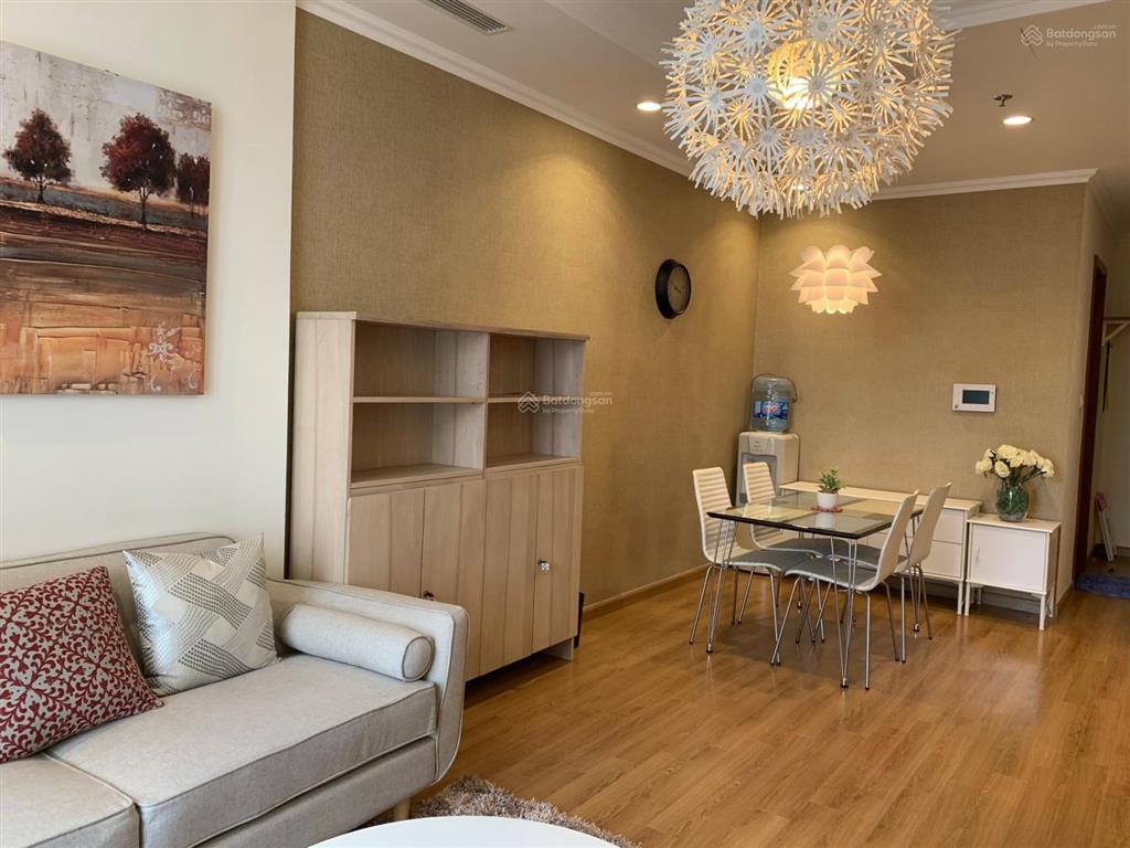 Chính chủ cho thuê chcc vinhomes nguyễn chí thanh căn hộ 86m2 tầng 20 bc hướng đông nam, nt đẹp