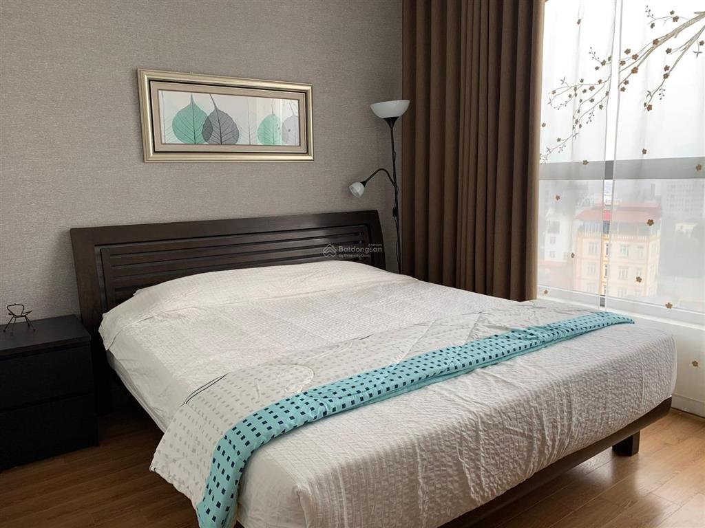 Bán căn hộ chung cư vinhomes nguyễn chí thanh. căn hộ 86m2, tầng 16, bc hướng đông nam. giá 10,8 tỷ
