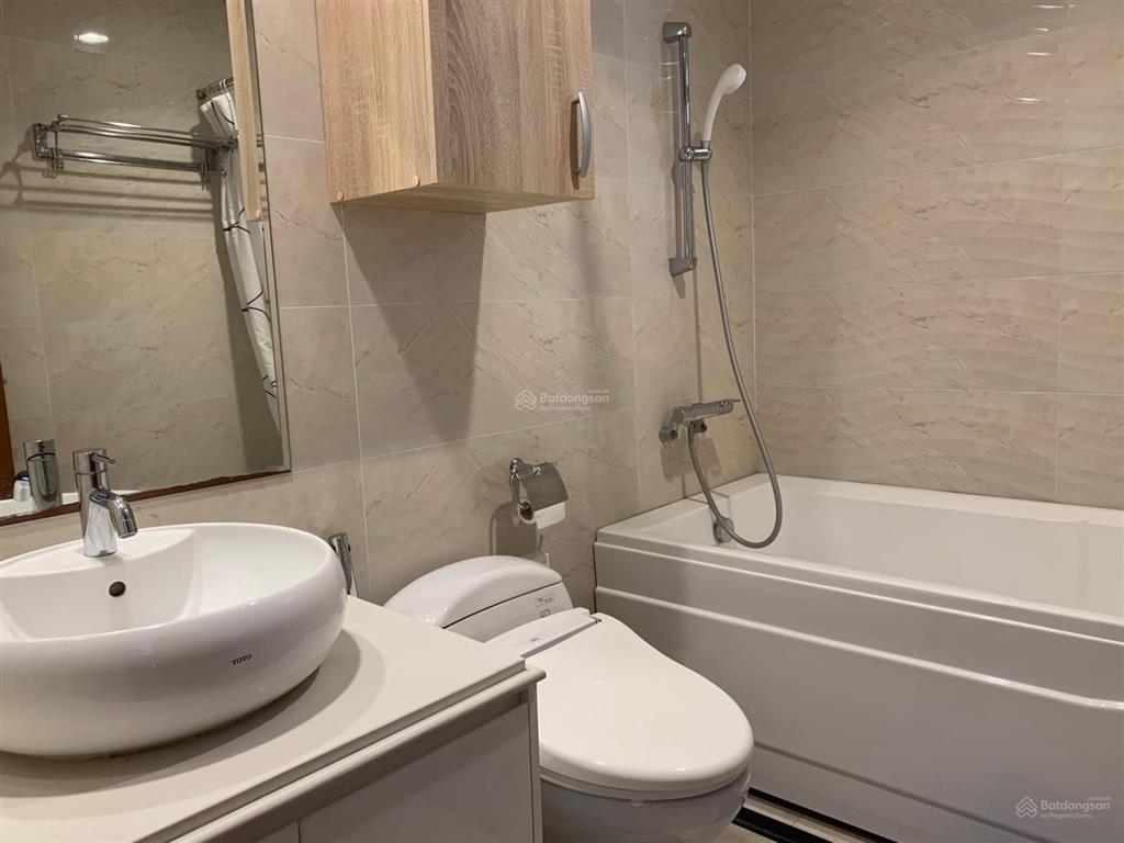 Bán căn hộ chung cư vinhomes nguyễn chí thanh. căn hộ 86m2, tầng 16, bc hướng đông nam. giá 10,8 tỷ
