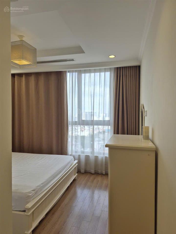 Bán căn hộ chung cư vinhomes nguyễn chí thanh. căn hộ 2pn, 86m2, full nt. giá 10,8 tỷ