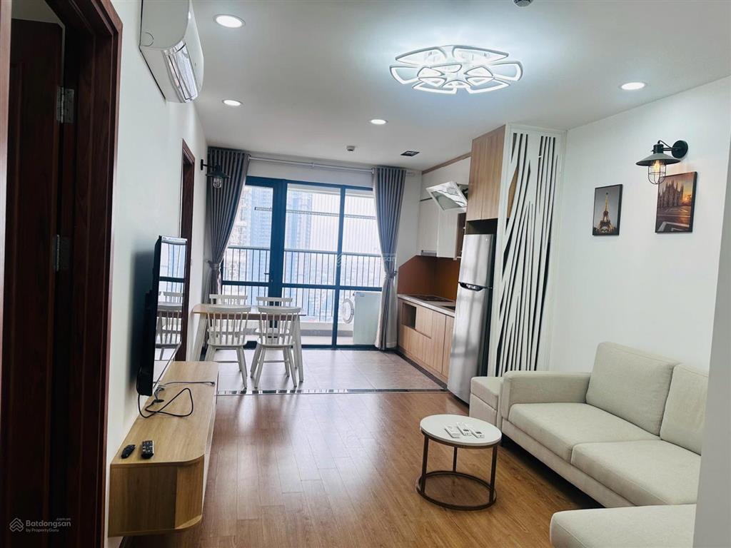Cho thuê 12tr mà nhà đồ mới kính koong  xem nhà 24/24