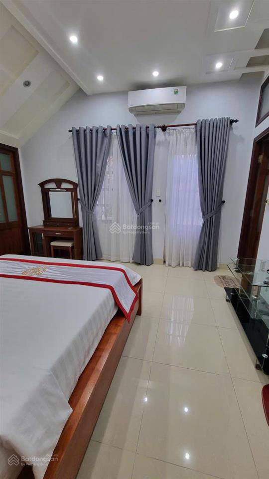 Cần tiền bán nhanh căn biệt thự mặt tiền đường văn cao khu á châu, bãi sau vũng tàu, giá 18,5 tỷ