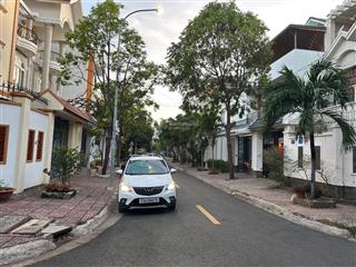 Bán gấp biệt thự góc 2 mặt tiền cực đẹp 5pn, 6wc tại trần cao vân, 23 tỷ, 181.4m2