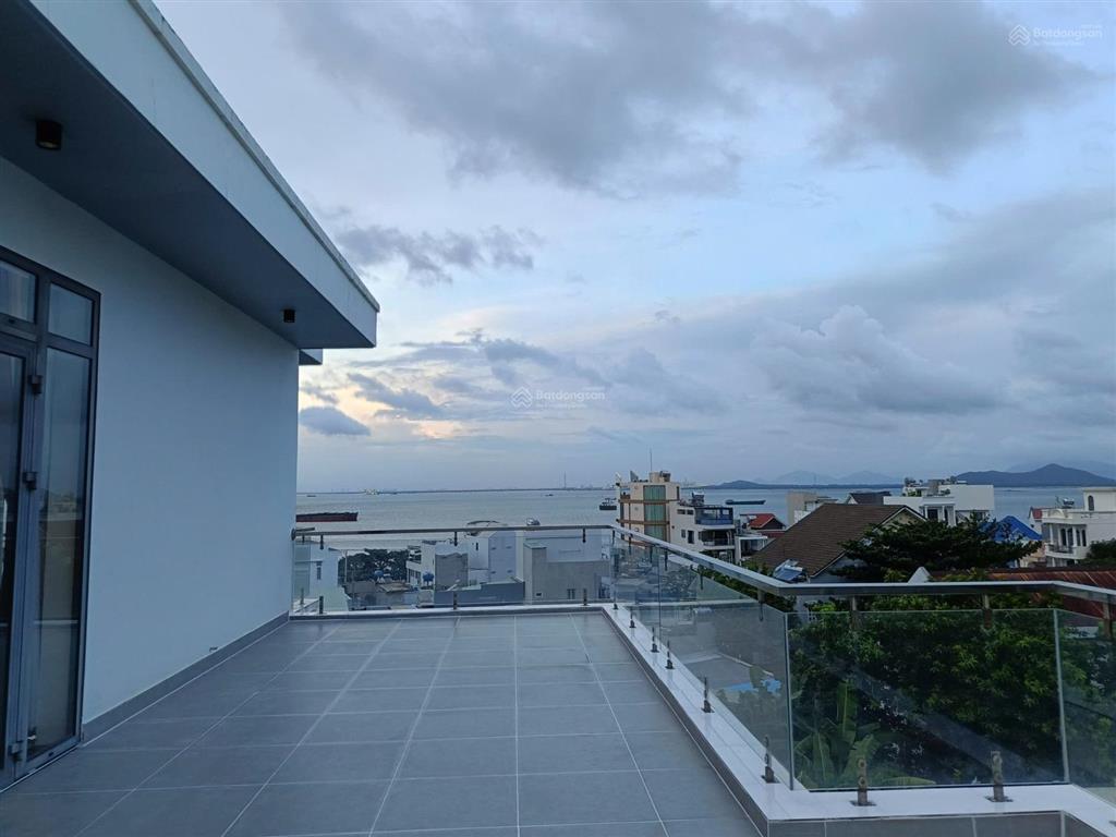 Bán biệt thự 3 tầng mới xây hoàn công view trực diện biển vũng tàu hẻm oto tránh nhau giá 12.5 tỷ