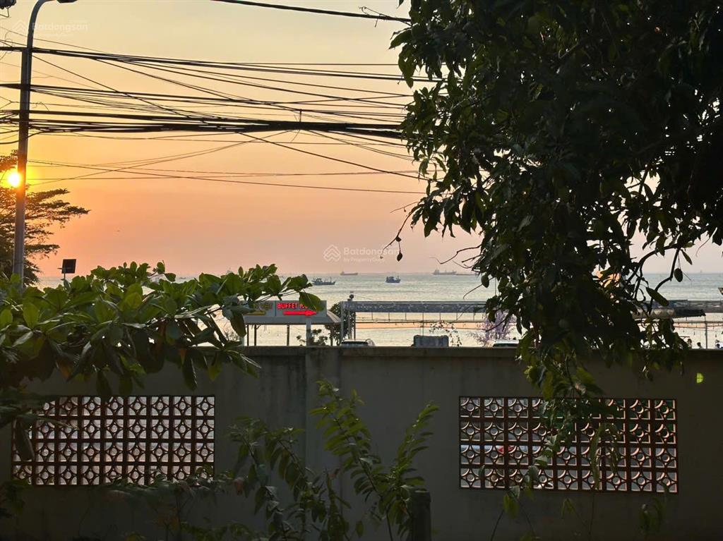 Cho thuê nhà 90 trần phú vũng tàu góc 2 mặt tiền cực đẹp view trực diện biển làm nhà hàng , cà phê