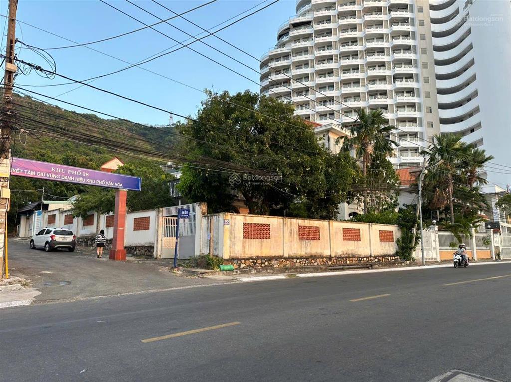 Cho thuê nhà 90 trần phú vũng tàu góc 2 mặt tiền cực đẹp view trực diện biển làm nhà hàng , cà phê