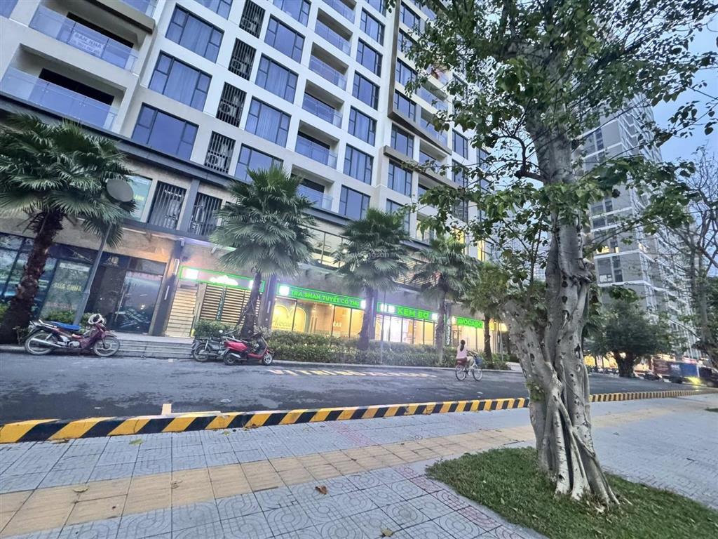 Căn shophouse tòa d masteri centre point  bán 24,1 tỷ bao hết  diện tích 164m2, tốt và đẹp nhất