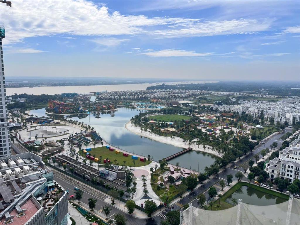 Bán siêu phẩm, 3 ngủ view pháo hoa tầng 26 giá bán chỉ 8 tỷ lumiere boulevard quận 9