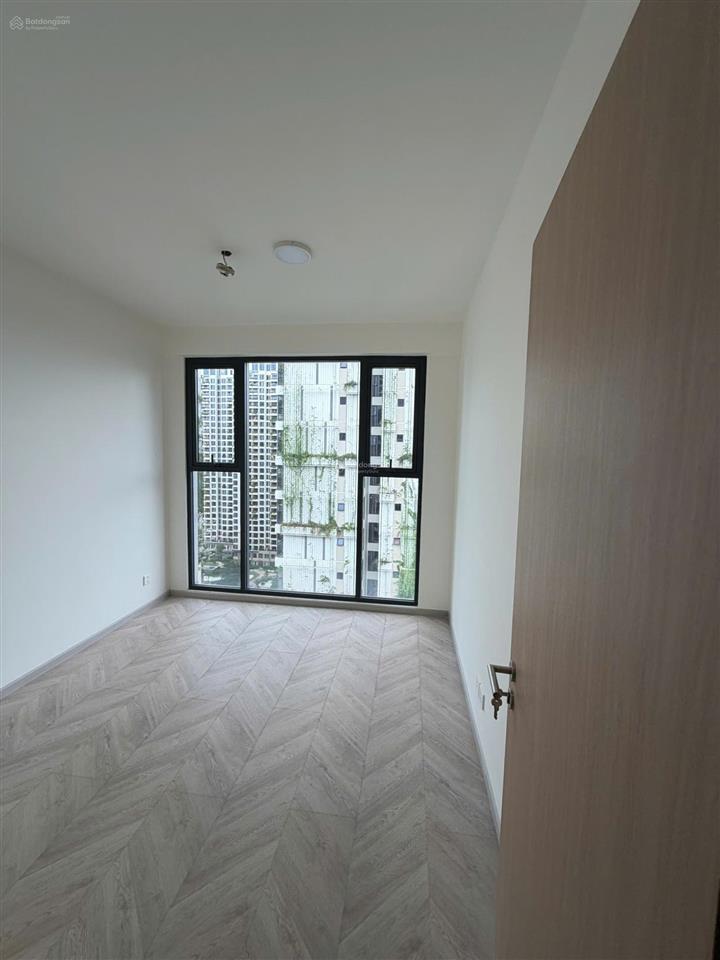 2pn góc tòa a, view hồ bơi  4.650 bao hết, tầng trung, cực thoáng  hiếm có tại lumiere boulevard