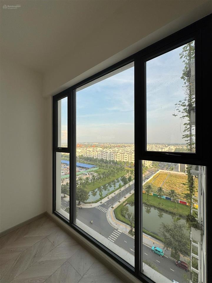 2pn góc tòa a, view hồ bơi  4.650 bao hết, tầng trung, cực thoáng  hiếm có tại lumiere boulevard