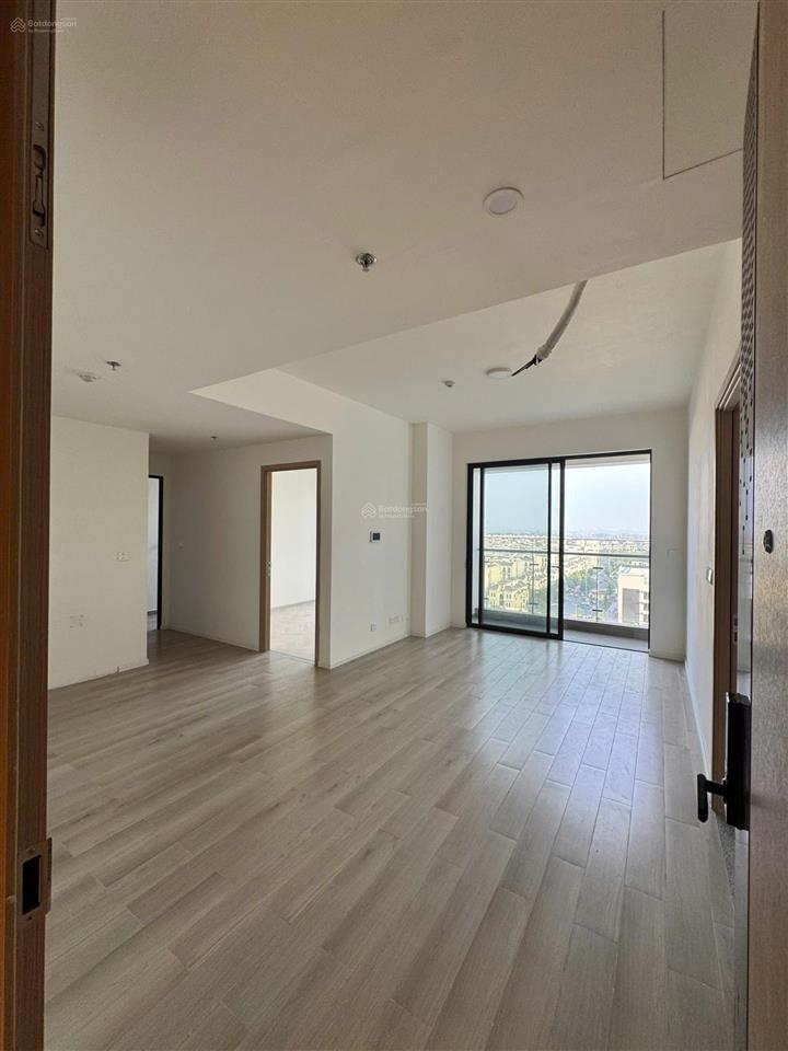 2pn góc tòa a, view hồ bơi  4.650 bao hết, tầng trung, cực thoáng  hiếm có tại lumiere boulevard