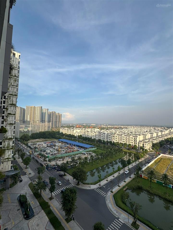 2pn góc tòa a, view hồ bơi  4.650 bao hết, tầng trung, cực thoáng  hiếm có tại lumiere boulevard