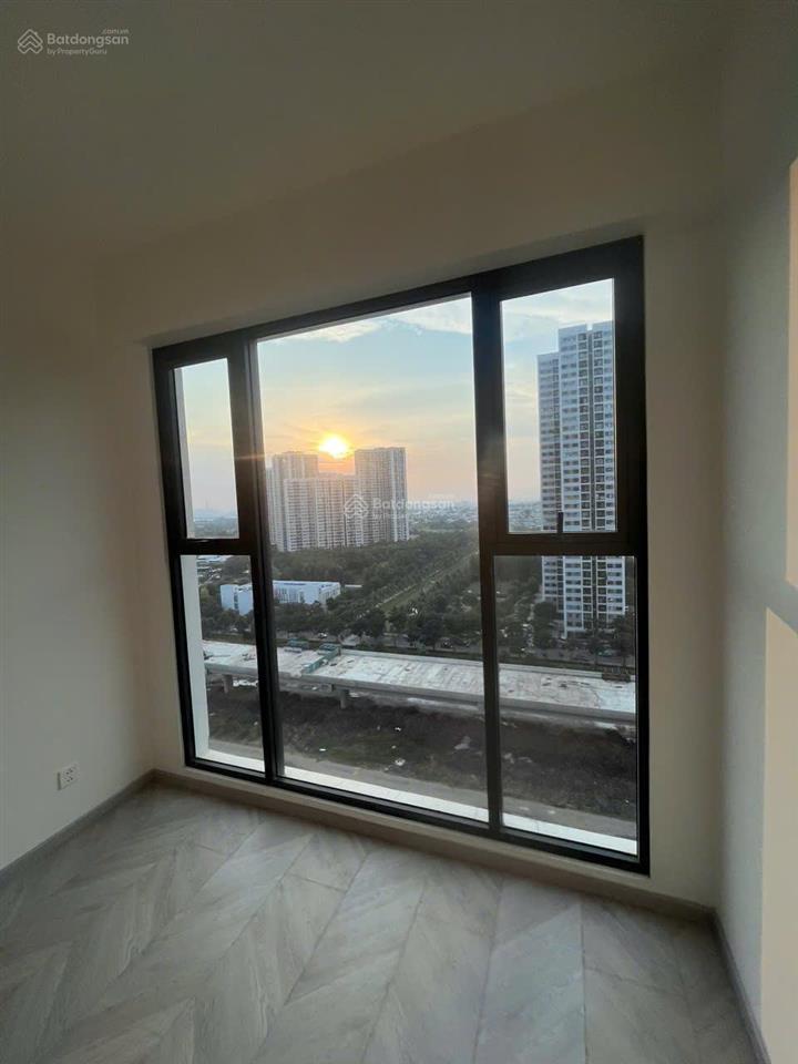 Gấp 1 căn 2pn  lumiere boulevard  chỉ 4,584 tỷ tháp e  tầng cao  nhà mới  giá tốt tại vinhomes