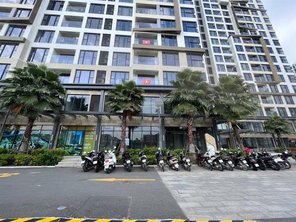 Shophouse 2 tầng tòa d, nằm trên đại lộ rộng 40m  bán 30 tỷ 464 triệu bao hết , masteri quận 9