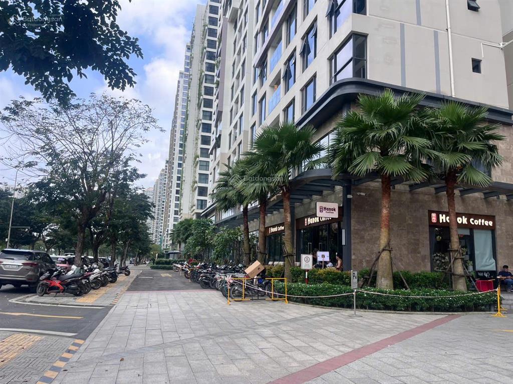 Shophouse 2 tầng tòa d, nằm trên đại lộ rộng 40m  bán 30 tỷ 464 triệu bao hết , masteri quận 9