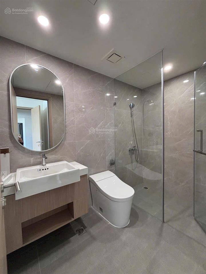 2pn  diện tích 70m2  giá bán 4 tỷ, giá cạnh tranh lumiere boulevard  cần bán gấp ngay