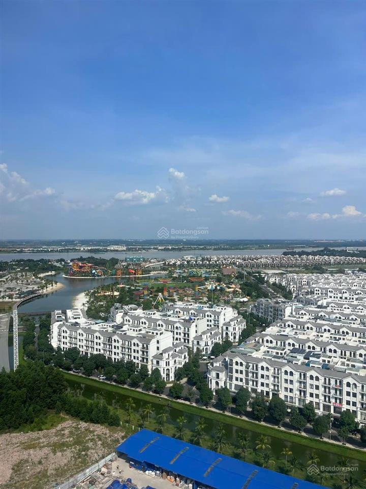 2pn  diện tích 70m2  giá bán 4 tỷ, giá cạnh tranh lumiere boulevard  cần bán gấp ngay