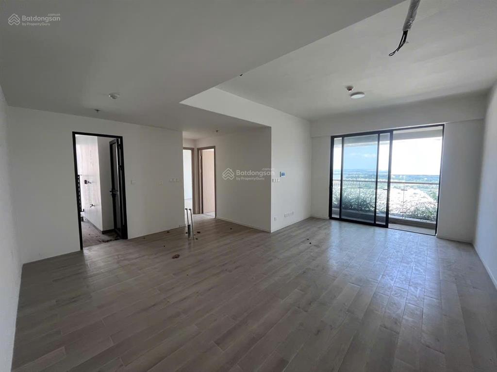 2pn  diện tích 70m2  giá bán 4 tỷ, giá cạnh tranh lumiere boulevard  cần bán gấp ngay