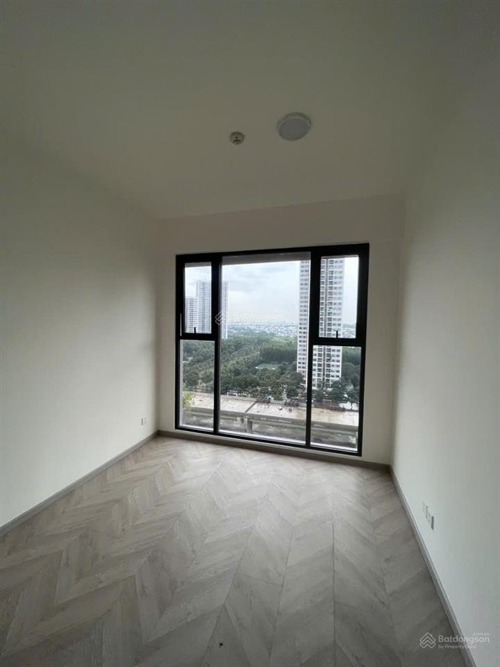 Nhắm mắt mà mua, 3pn2wc  diện tích 97.5m2  bán 6.05 tỷ bao hết chi phí  tầng trung view thoáng