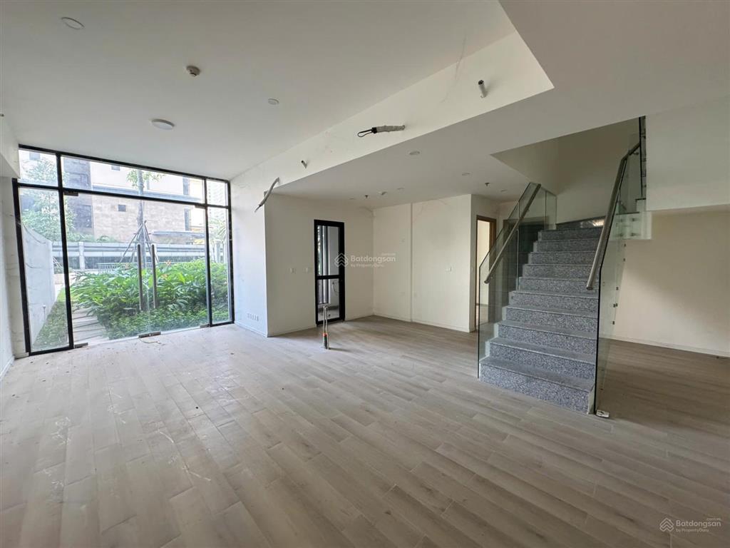 Duplex 4pn sân vườn  165m2  bán 12,5 tỷ  đẹp và tốt nhất masteri centre point quận 9