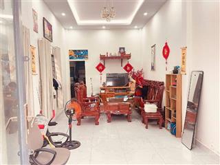 Nhà gần vincom lê văn việt, 63m2, ngang 5,2m  2 tầng cứng cáp  giá chỉ 4,75 tỷ (tl thiện chí)