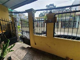 Cạnh khu công nghệ cao  vincom quận 9  nhà c4 tiện xây mới, 70m2, ngang 8m  hxh  giá 4,9 tỷ