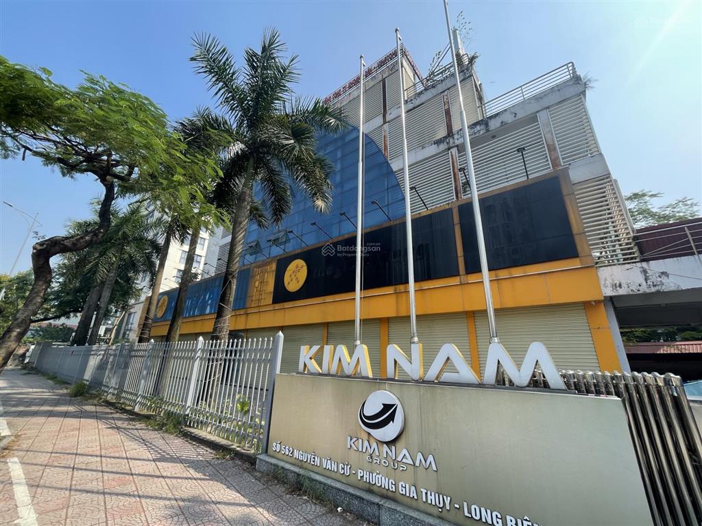 Chào thuê làm showroom mặt phố nguyễn văn cừ mặt tiền 33m diện tích 956m2x 4 tầng. kd mọi mô hình