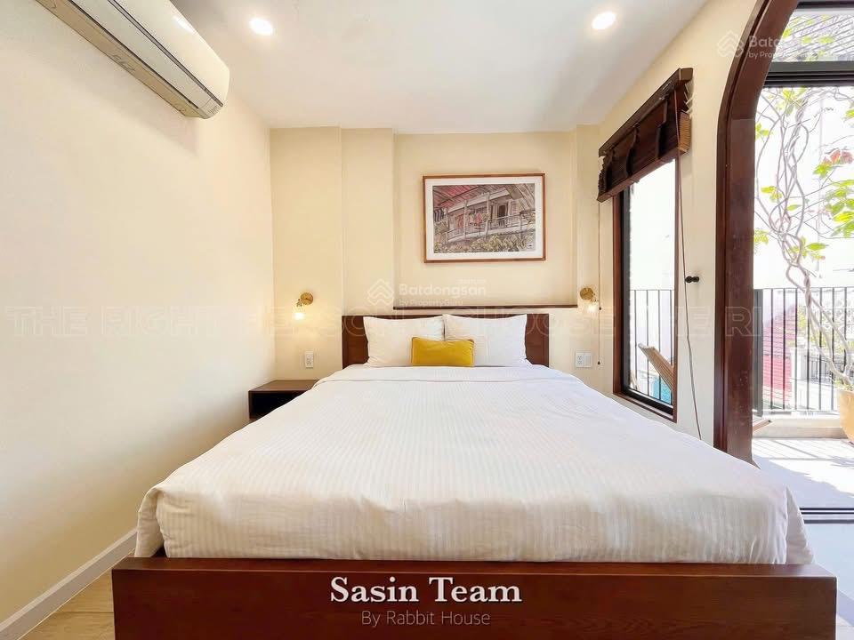 Căn hộ 1 phòng ngủ full nội thất cao cấp, ban công lớn lý tự trọng quận 1 gần chợ bến thành